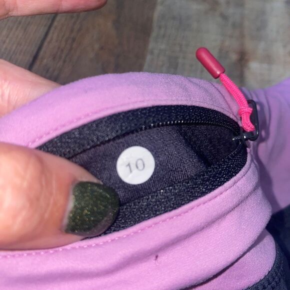 Lululemon Speed Shorts- 4 way stretch - Picture 12 of 12